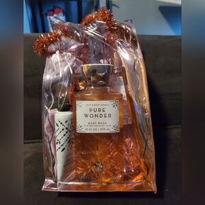 NWT Bath & Body Works Pure Wonder Gift Bag Set